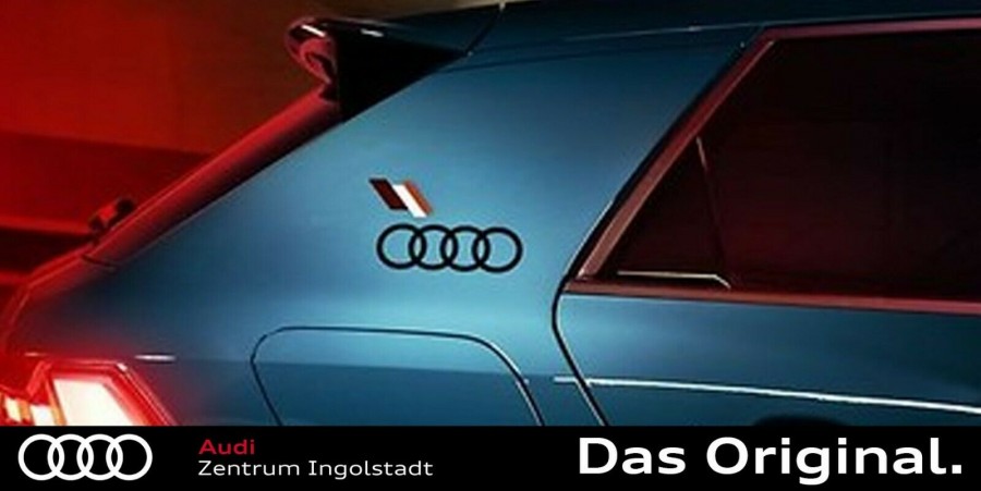 Original Dekorfolie Audi Ringe mit Heritage-Flagge brillantschwarz